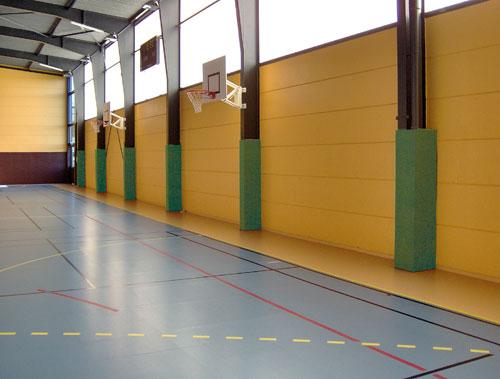 Three-sided post pads for sports hall